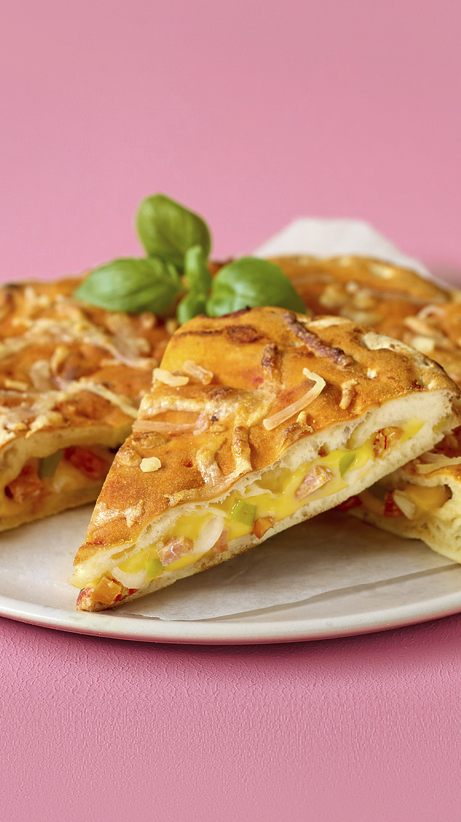 Focaccia_Salami___Cheddar_detail_35143