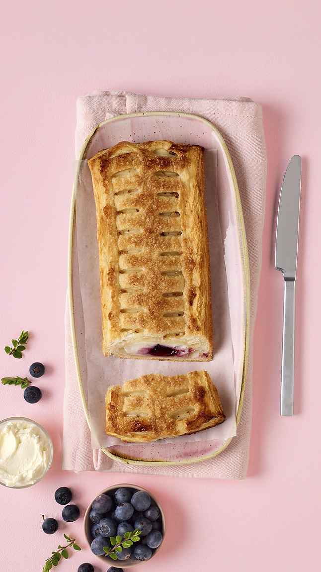 Quark-Heidelbeer_Strudel_web_65001 Quark-Heidelbeer_Strudel_web_65001