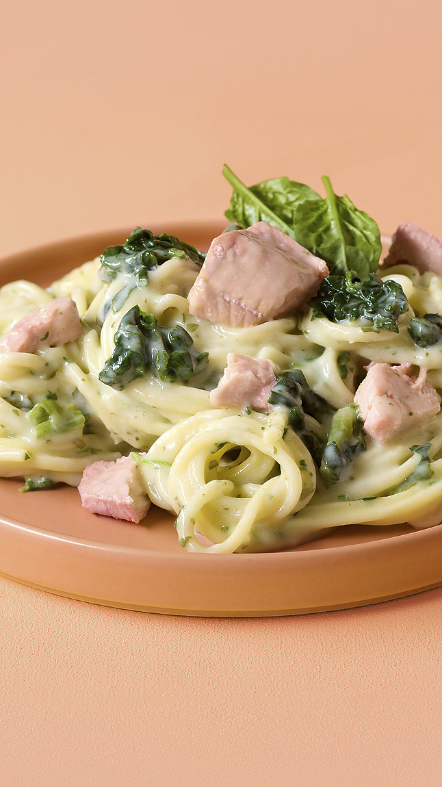 Spaghetti-Pfanne_mit_Wildlachs_detail_35221 Spaghetti-Pfanne_mit_Wildlachs_detail_35221