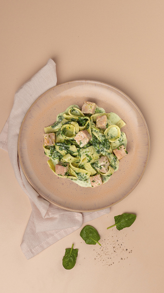 Tagliatelle_Wildlachs-Spinat_web_35279 Tagliatelle_Wildlachs-Spinat_web_35279