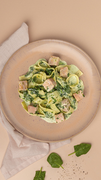 Tagliatelle_Wildlachs-Spinat_web_35279 Tagliatelle_Wildlachs-Spinat_web_35279
