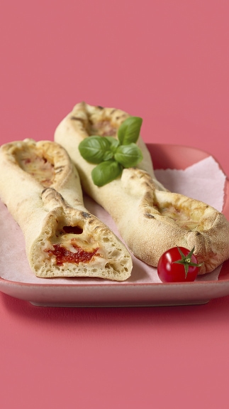 Pizzaschiffchen_Tomate___Mozza_detail_35144 Pizzaschiffchen_Tomate___Mozza_detail_35144