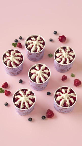 Panna_Cotta_Waldfrucht_Eisbech_web_40065 Panna_Cotta_Waldfrucht_Eisbech_web_40065