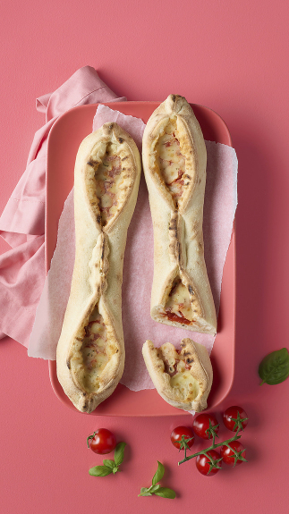 Pizzaschiffchen_Tomate___Mozza_web_35144 Pizzaschiffchen_Tomate___Mozza_web_35144