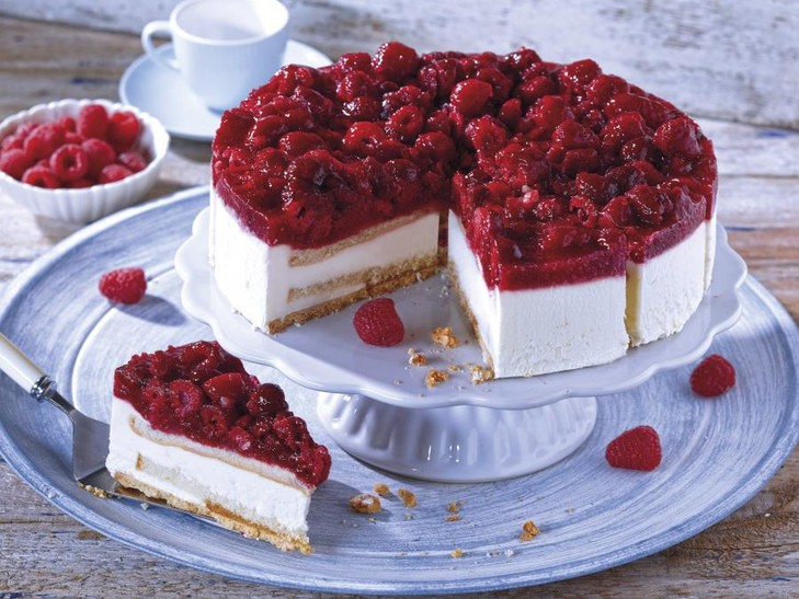 Sahnetorte Preiselbeere-Spekulatius | Torten | Torten &amp; Backwaren ...
