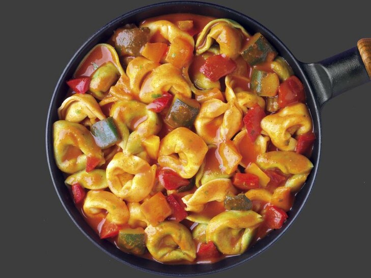 Tortellini mit Ricotta Spinat in mediterraner Gemüsesauce