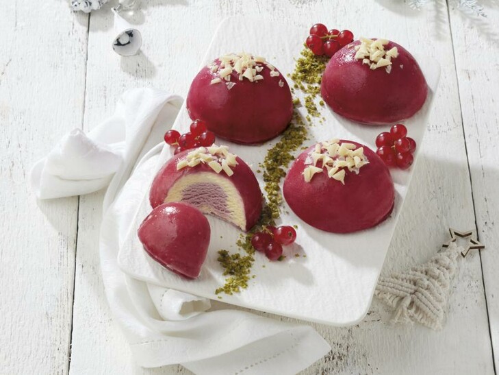 Kuppel-Dessert Vanille-Waldfrucht
