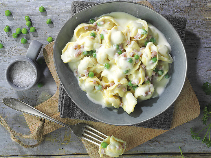 Tortellini in Schinken-Käse-Sauce