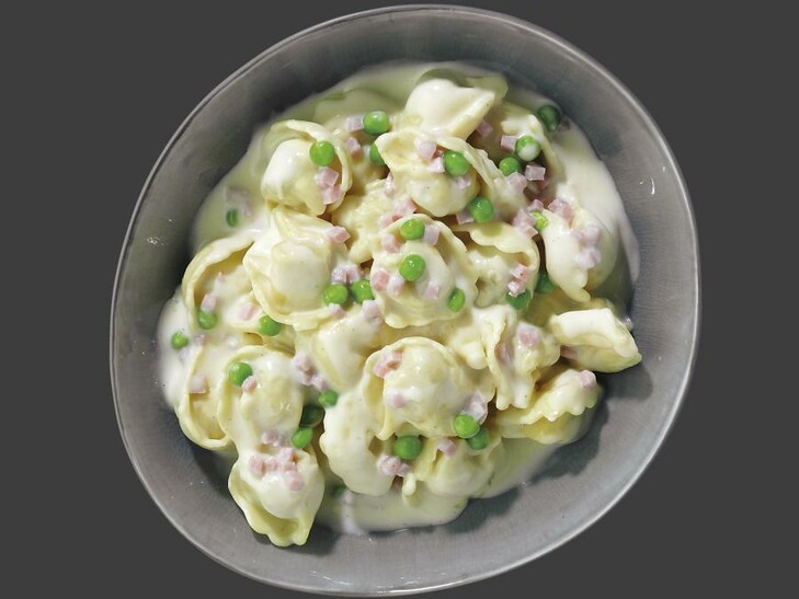 Tortellini in Schinken-Käse-Sauce