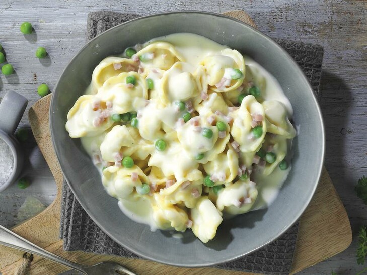 Tortellini in Schinken-Käse-Sauce