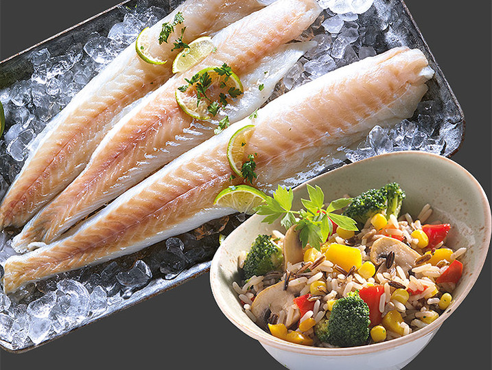 Alaska seelachsfilet.in knusperpanade von °eismann …jawohl…, der nette herr schäfer von °eismann war wieder da und diesmal brachte er uns kein eis, sondern. Alaska Seelachsfilet : Alaska-Seelachsfilet + Gemüse-Mix mit Wildreis | Filets ...