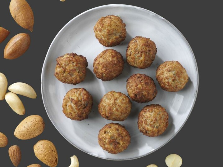 Vegetarische kein-Hack Frikadelle    auf Nussbasis und pflanzlichem Eiweiß