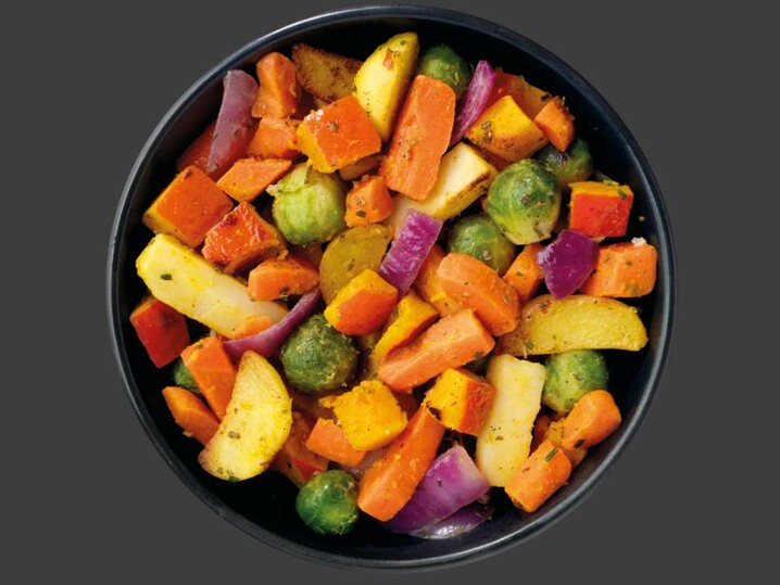 Buntes Ofengemüse mit Kartoffelspalten