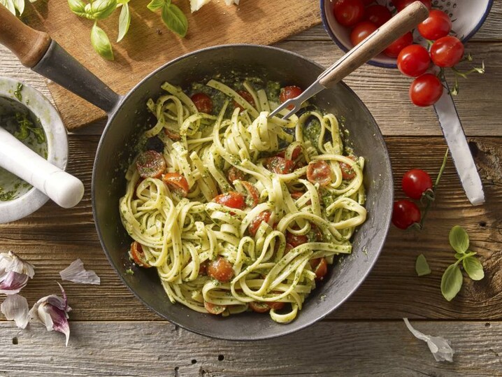 Tagliatelle-Nester alla Pesto