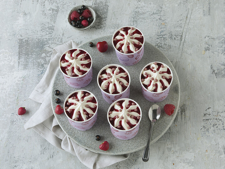 Panna Cotta Waldfrucht Eisbecher