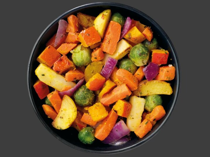 Buntes Ofengemüse mit Kartoffelspalten