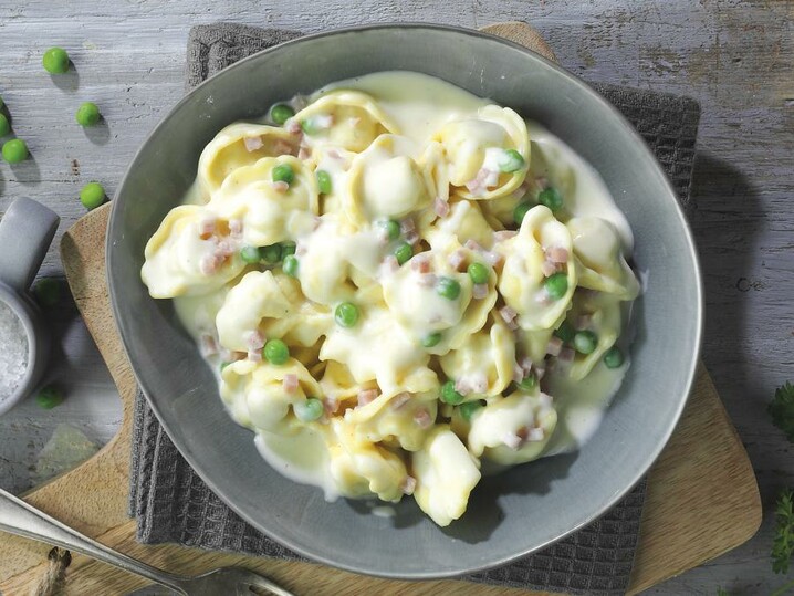 Tortellini in Schinken-Käse-Sauce